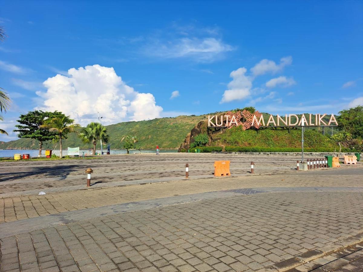 فندق Surfers Beachfront Lombok Kuta  المظهر الخارجي الصورة