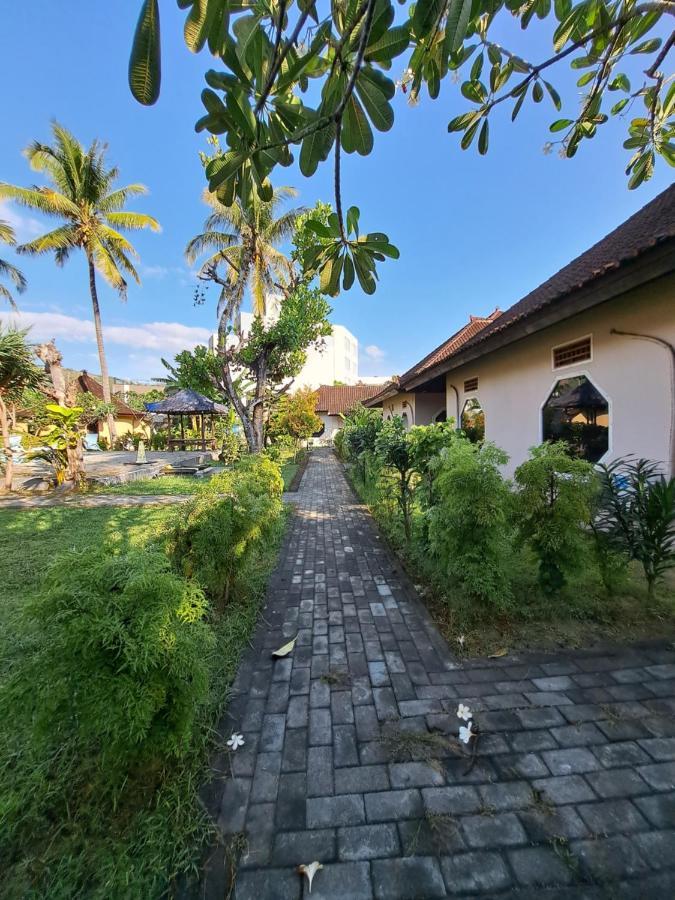 فندق Surfers Beachfront Lombok Kuta  المظهر الخارجي الصورة